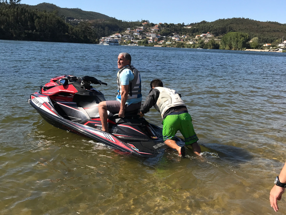 Experiência motas de água pela Douro Jet Force